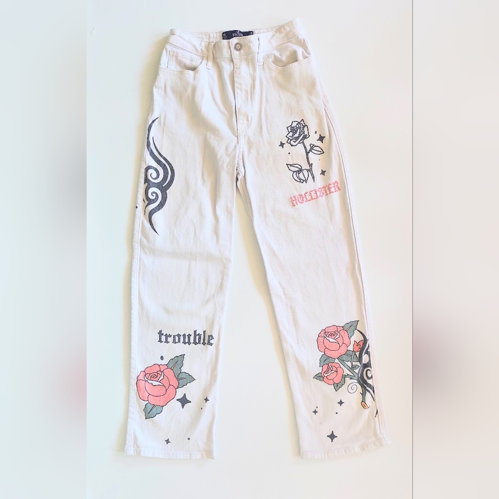 Hollister Ultra High Rise Dad Graphic Jeans Size 3R Vintage Beige Rose